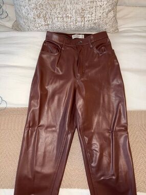 Abercrombie 90’s Straight Ultra High Rise Curve Love Brown Leather Pants